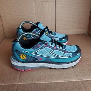 Topo Women's Athletic Magnifly - Blue Ice